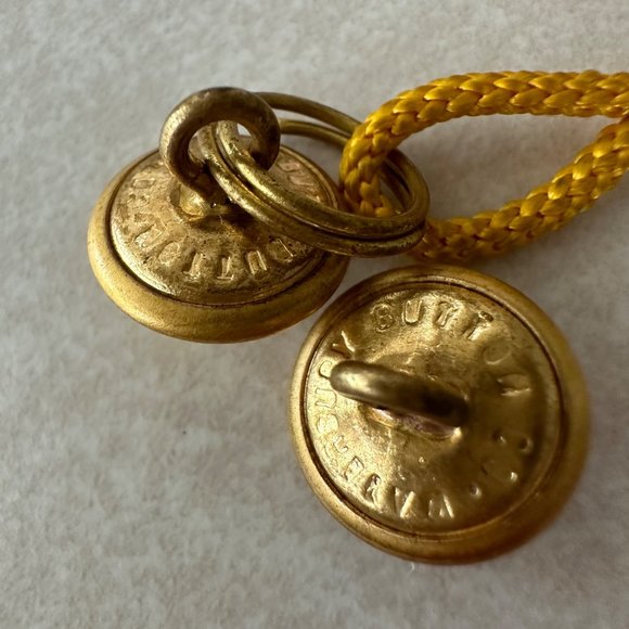 Vintage lot of 3 Waterbury and Vanguard military yellow gold plated buttons - Picture 3 of 5